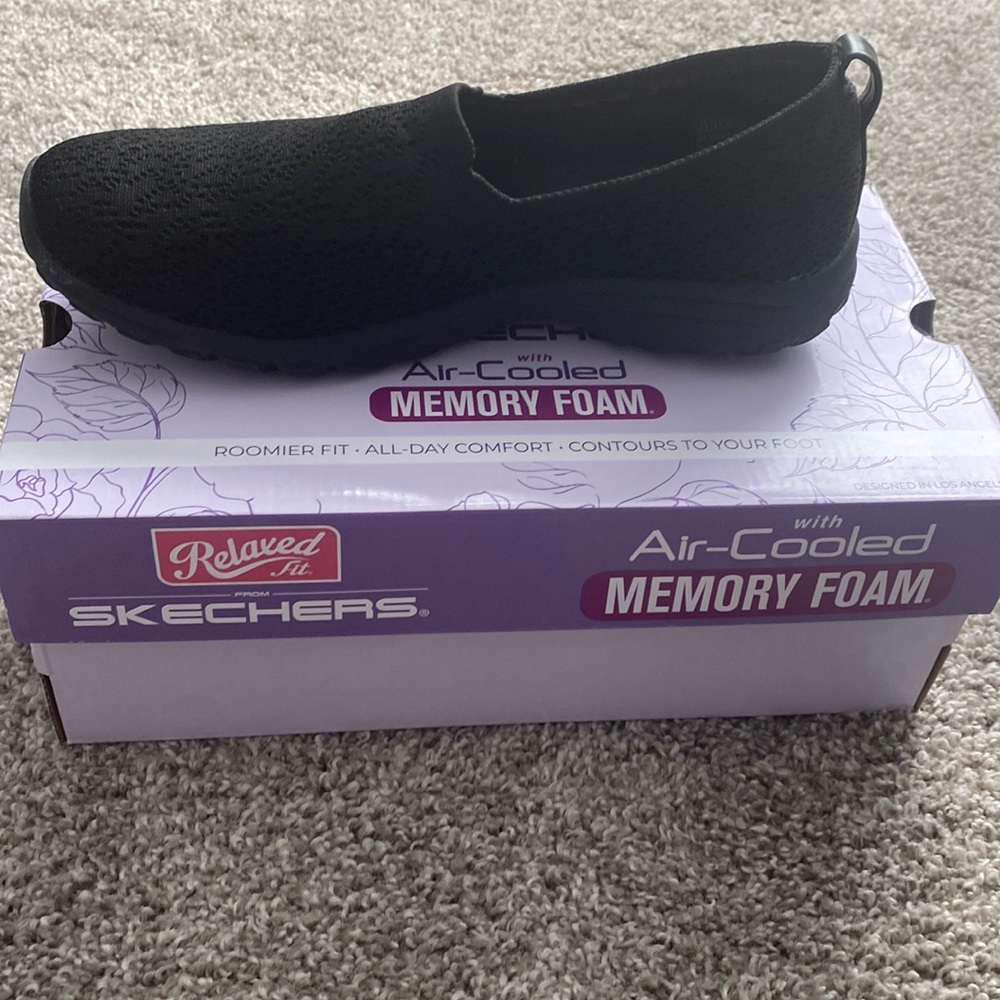 Skechers Relaxed-Fit 7.5 Reggae Fest Loafers Black